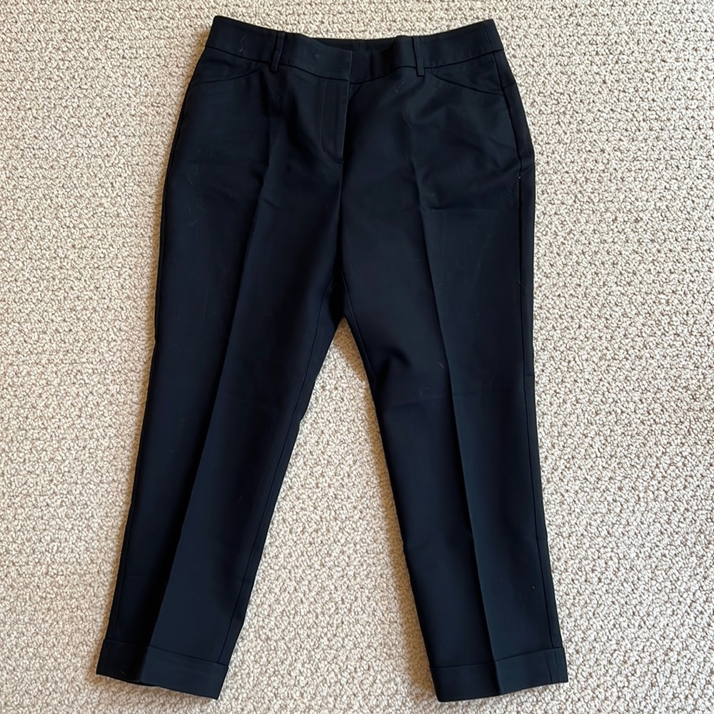 Gently worn, Size 0, So Slimming by Chicos, Black Crops w/ cuff and 4 pockets